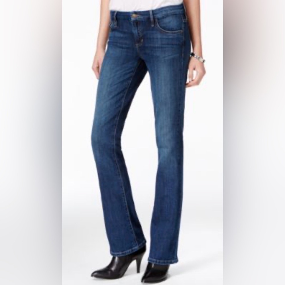 Guess Women's low rise boot Leg Jeans - size 27